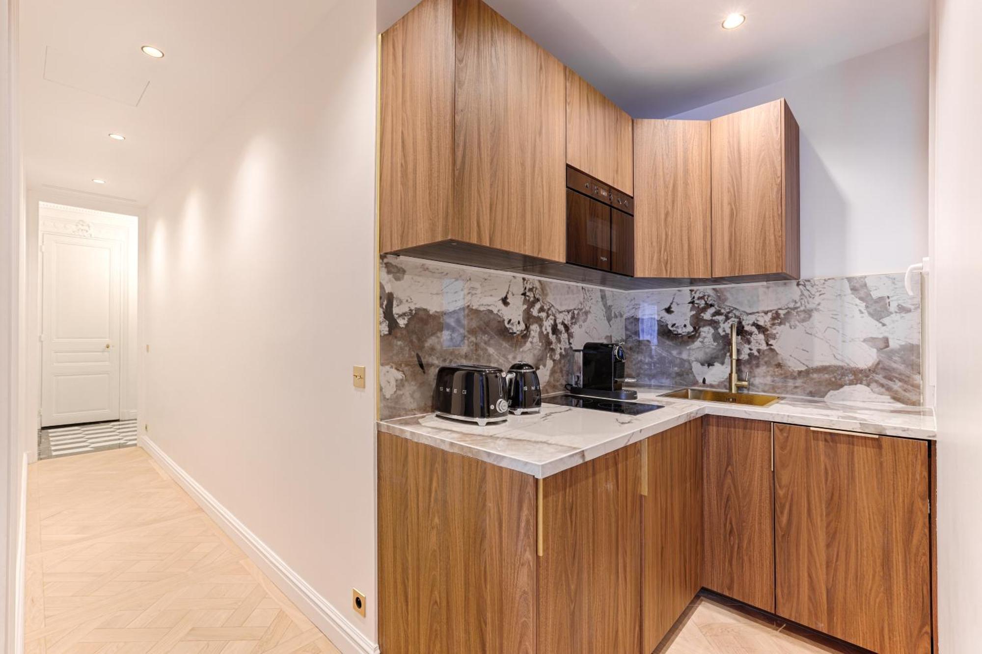 Elegant Luxury Apartment For 6 On Champs-Elysees Paris Exterior photo